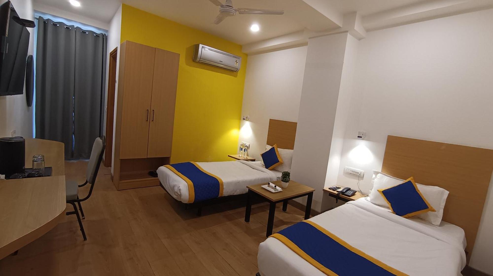 Aamantran Residency Hotel, Sohna Road, Sector 49, Gurugram Gurgaon Exterior foto