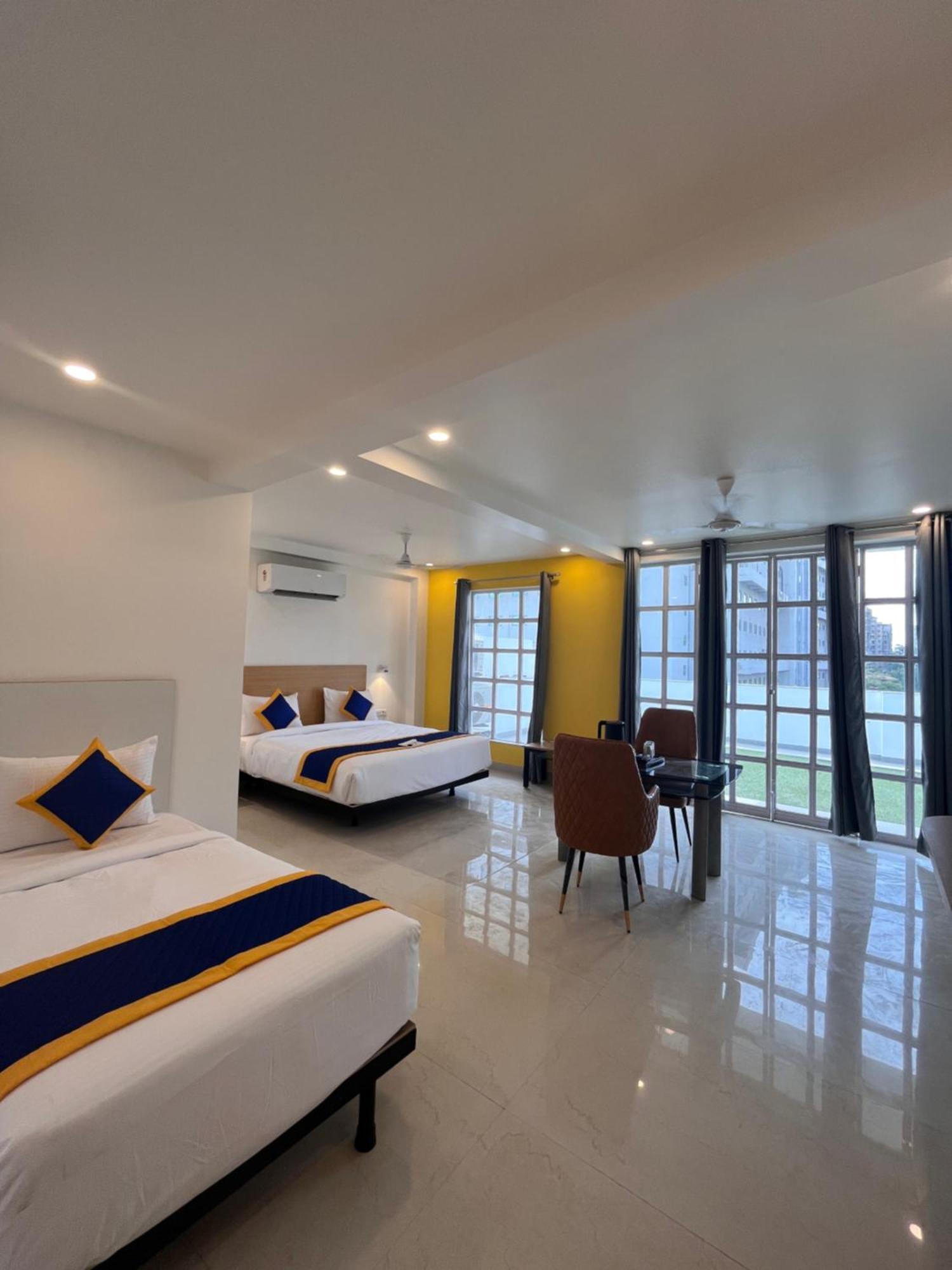 Aamantran Residency Hotel, Sohna Road, Sector 49, Gurugram Gurgaon Exterior foto